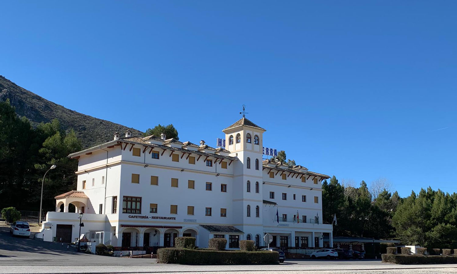 Hotel La Sierra  header
